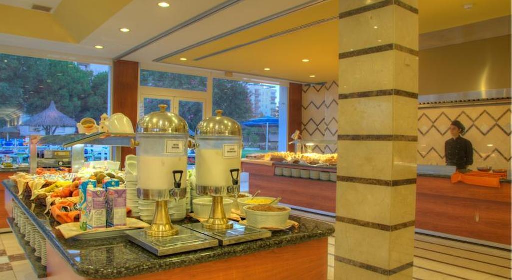 Hotel Puerto Bahia & 4*